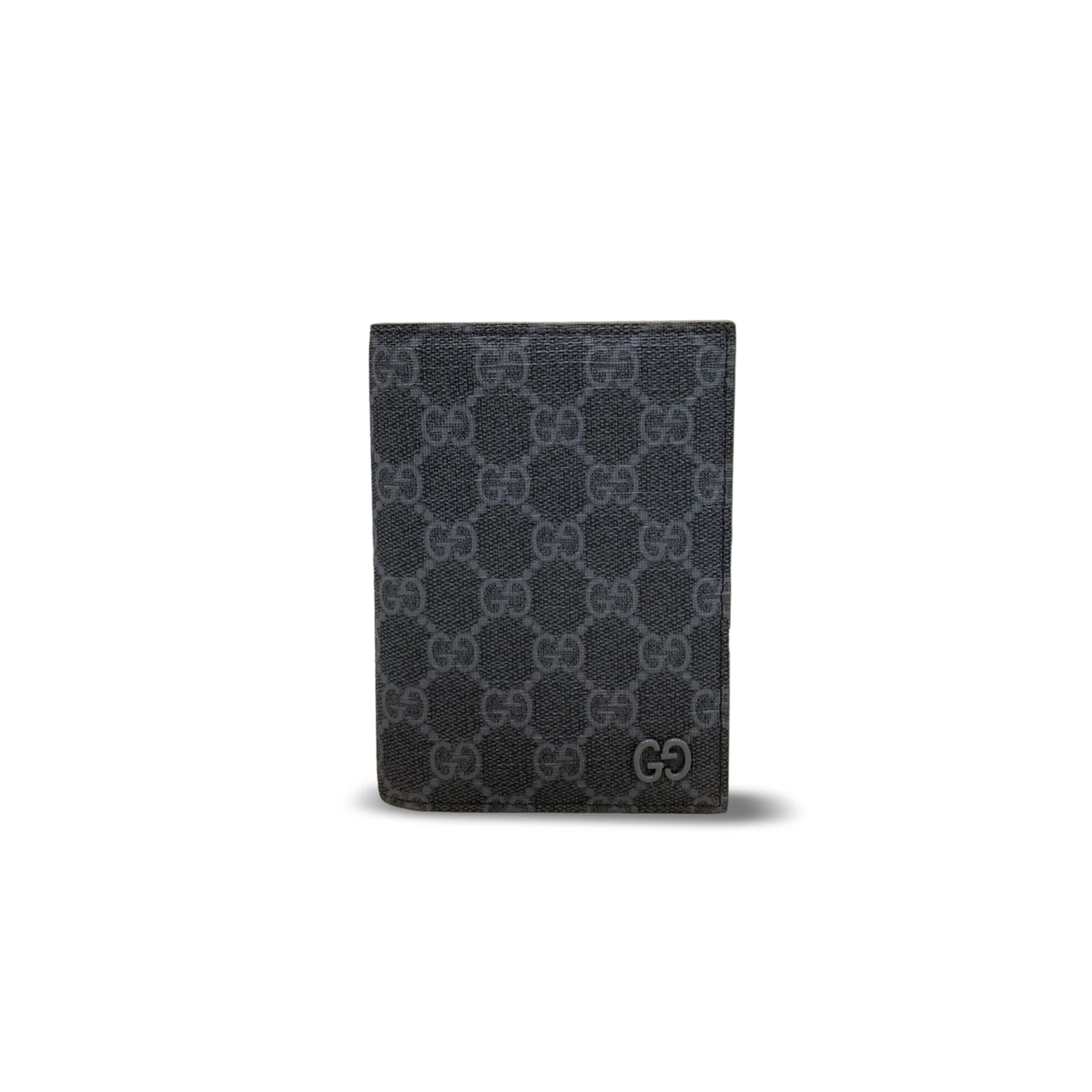 GUCCI GG SUPREME PASSPORT CASE 795229 (13.5*9.5cm)